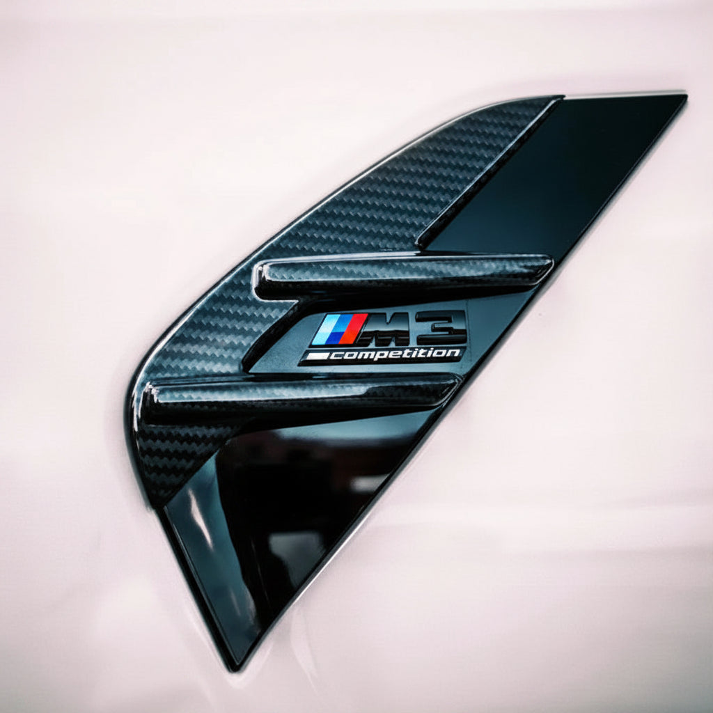 Carbon Seitenembleme aus PrePreg Carbon passend für BMW M4 (G82/G83)   FLOW DOWN®