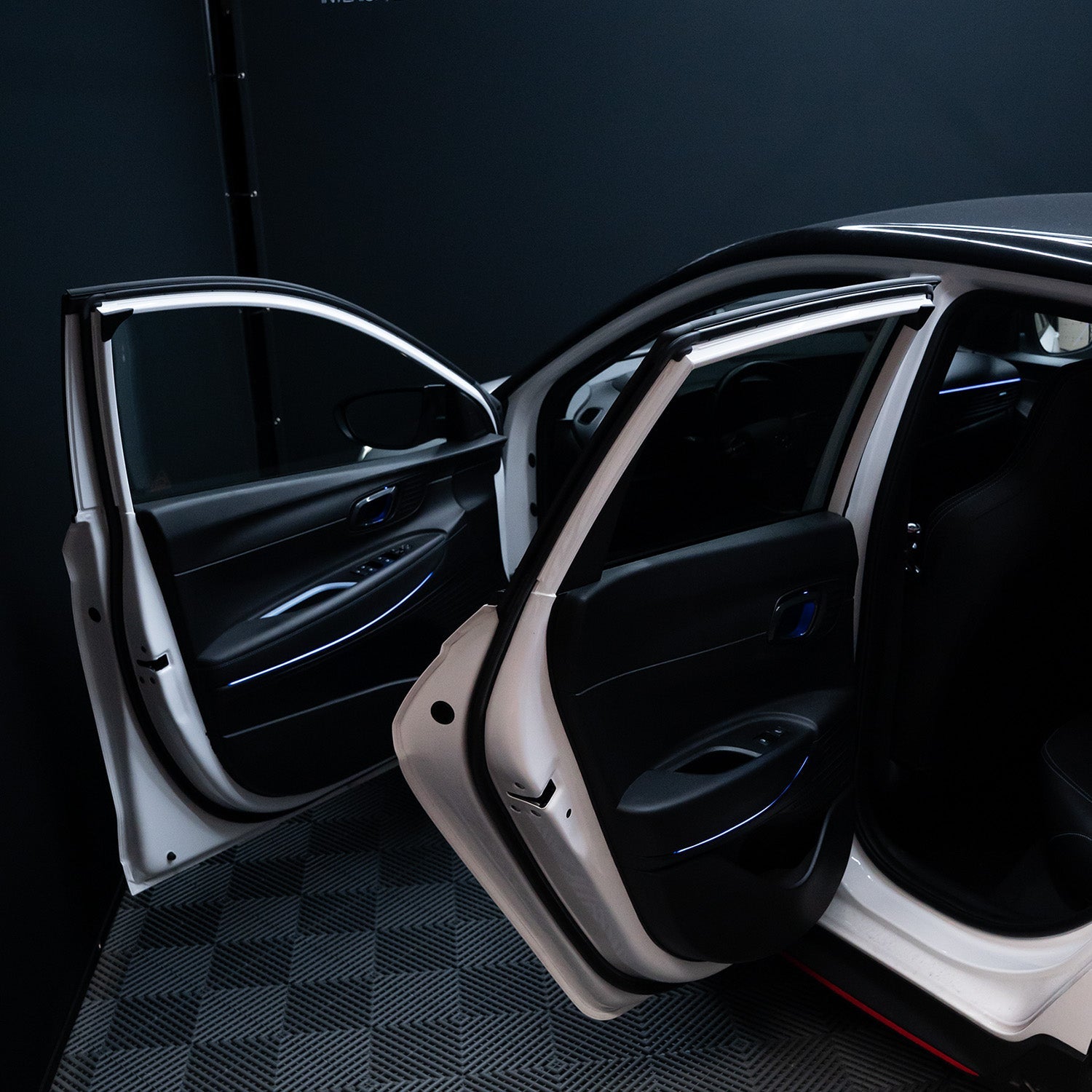 FLOW DOWN® Ambientebeleuchtung 2.0 Nachrüstung für Hyundai I20N   FLOW DOWN®