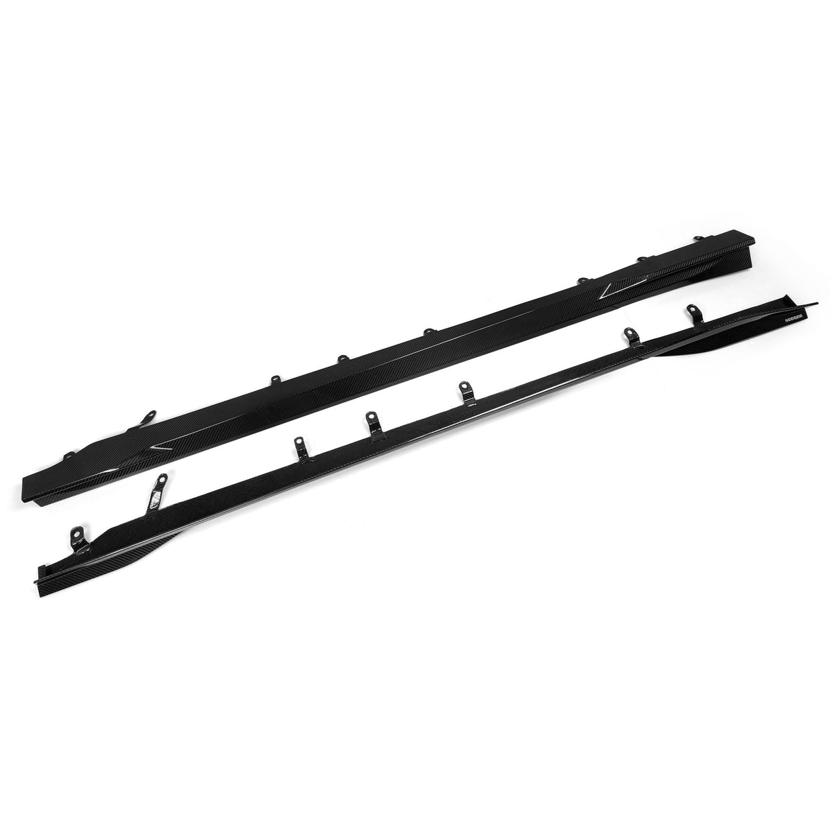 Seitenschweller aus PrePreg Carbon für BMW M2 G87   FLOW DOWN®