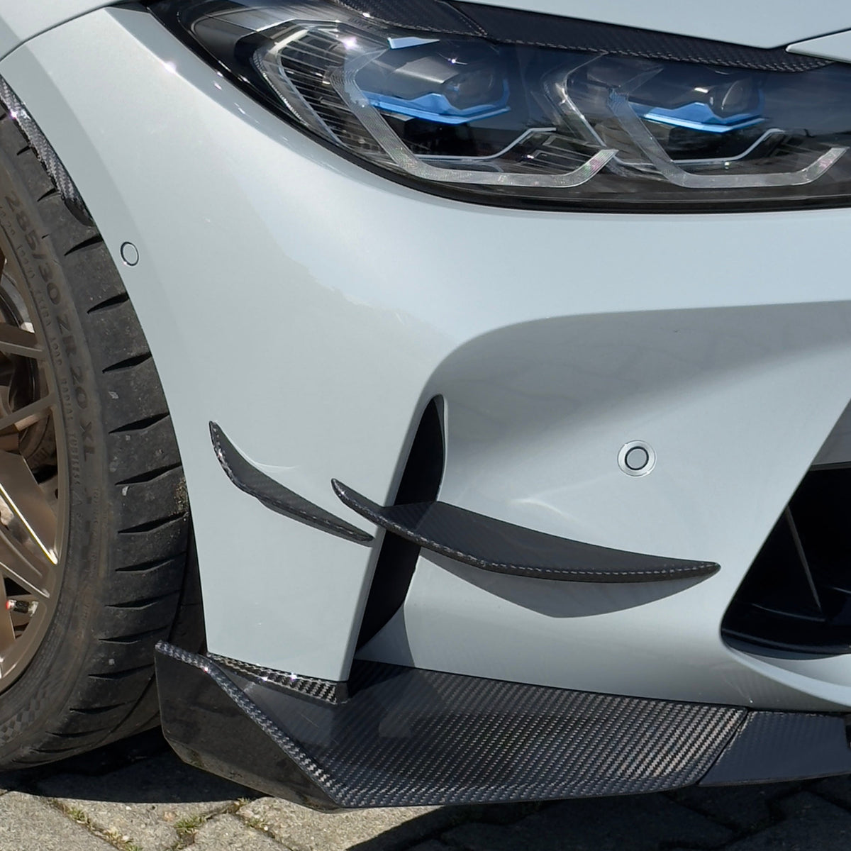 Dry Carbon Front Canards für BMW M3 / M4 G80 G81 G82 G83 mit Teiletypgenehmigung (TTG)   Max Carbon