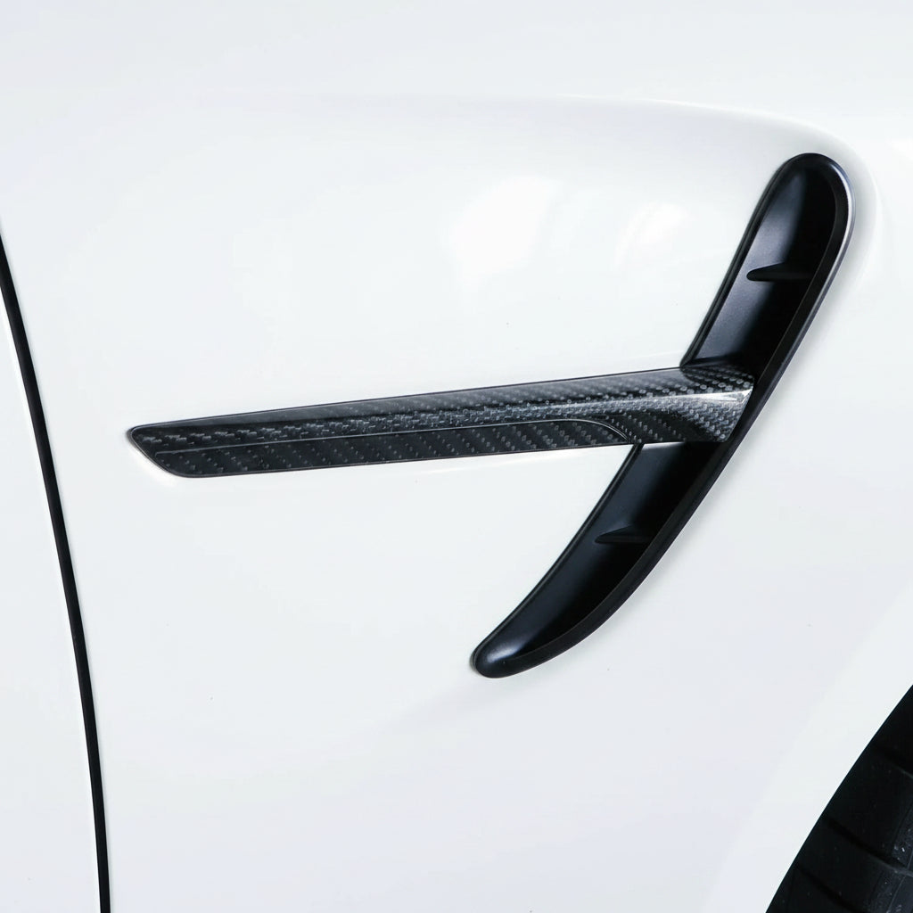 Carbon Seitenembleme aus PrePreg Carbon passend für BMW M3/M4 (F80/F82/F83)   FLOW DOWN®