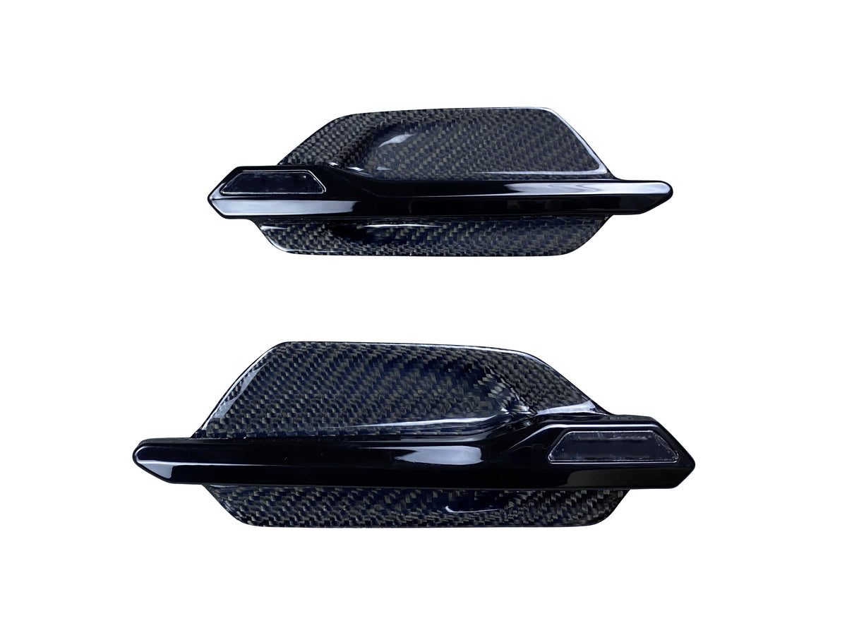Carbon Seitenembleme aus PrePreg Carbon für BMW M2 Competition (F87)   FLOW DOWN®