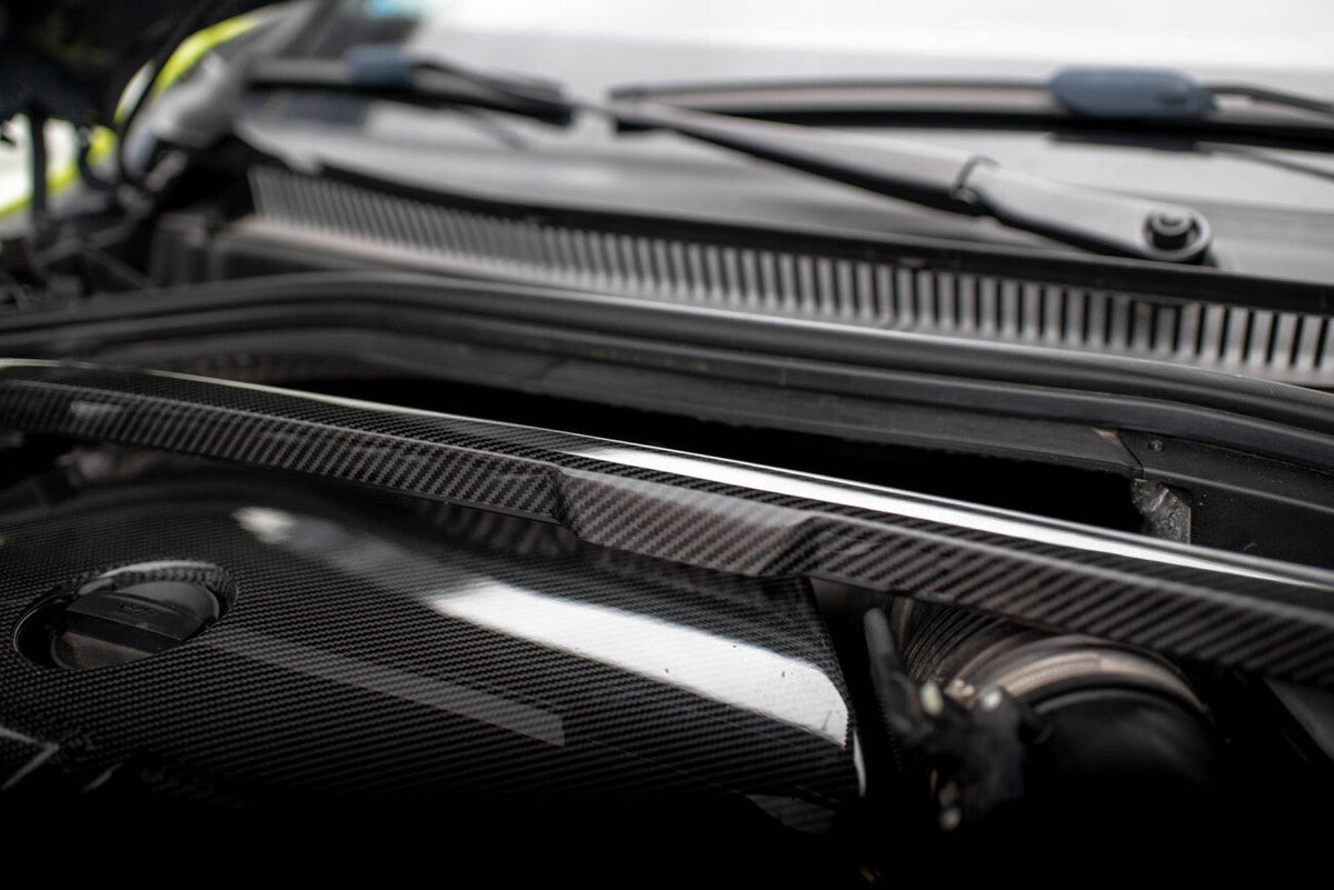 Carbon Domstreben Cover für BMW 1er F40 M135i   Maxton Design