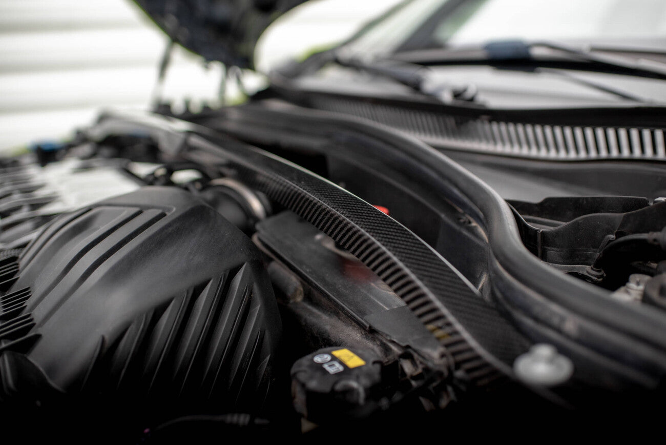 Carbon Domstreben Cover für BMW 1er F40 M135i   Maxton Design