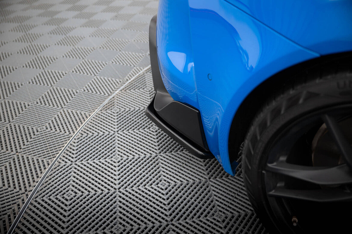 Heck Flaps V.2 Schwarz Hochglanz passend für Toyota Supra Mk5 Detail