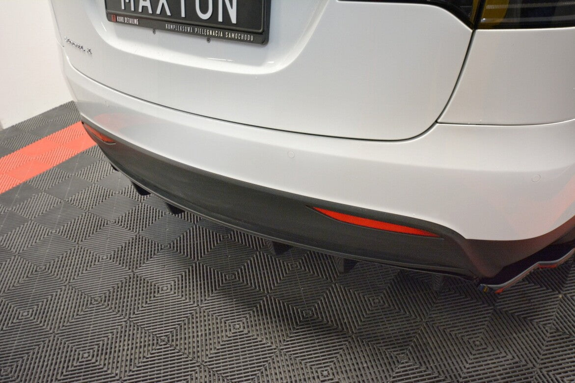 Heck Ansatz Diffusor für TESLA MODEL X   Maxton Design