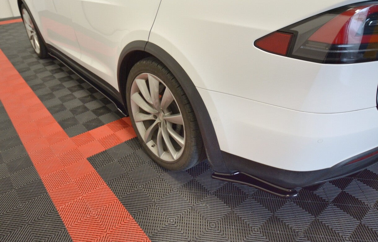 Heck Ansatz Flaps Diffusor V.1 für TESLA MODEL X   Maxton Design