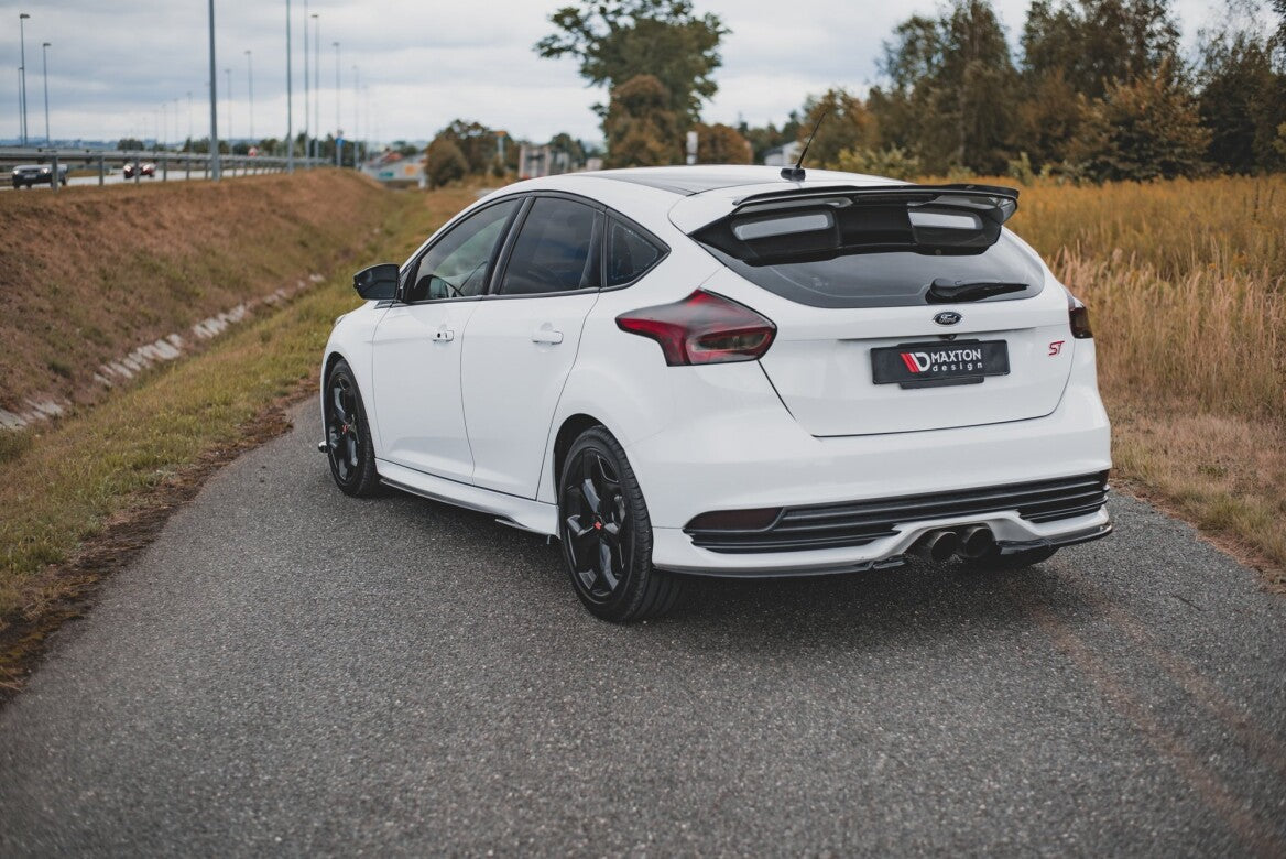 Heck Ansatz Flaps Diffusor V.2 für Ford Focus ST Mk3 Facelift   Maxton Design