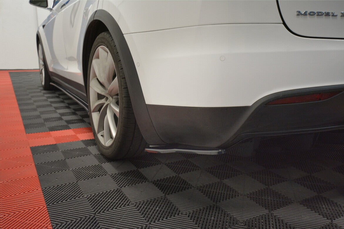 Heck Ansatz Flaps Diffusor V.2 für TESLA MODEL X   Maxton Design
