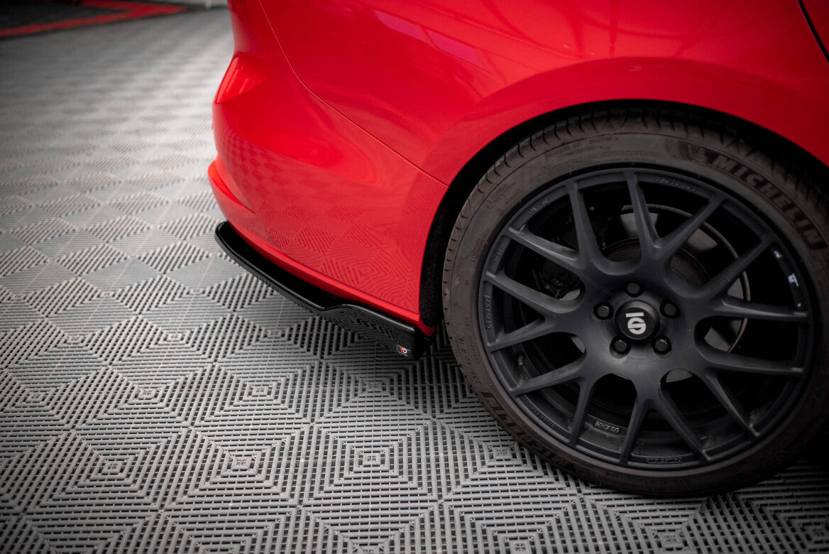 Heck Ansatz Flaps Diffusor V.6 für Ford Focus Kombi ST-Line Mk4   Maxton Design