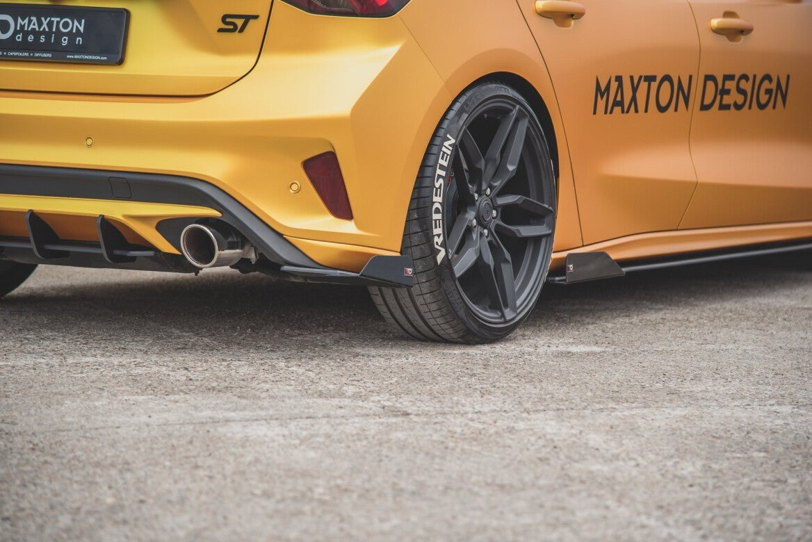 Hintere Seiten Flaps für Ford Focus ST Mk4   Maxton Design