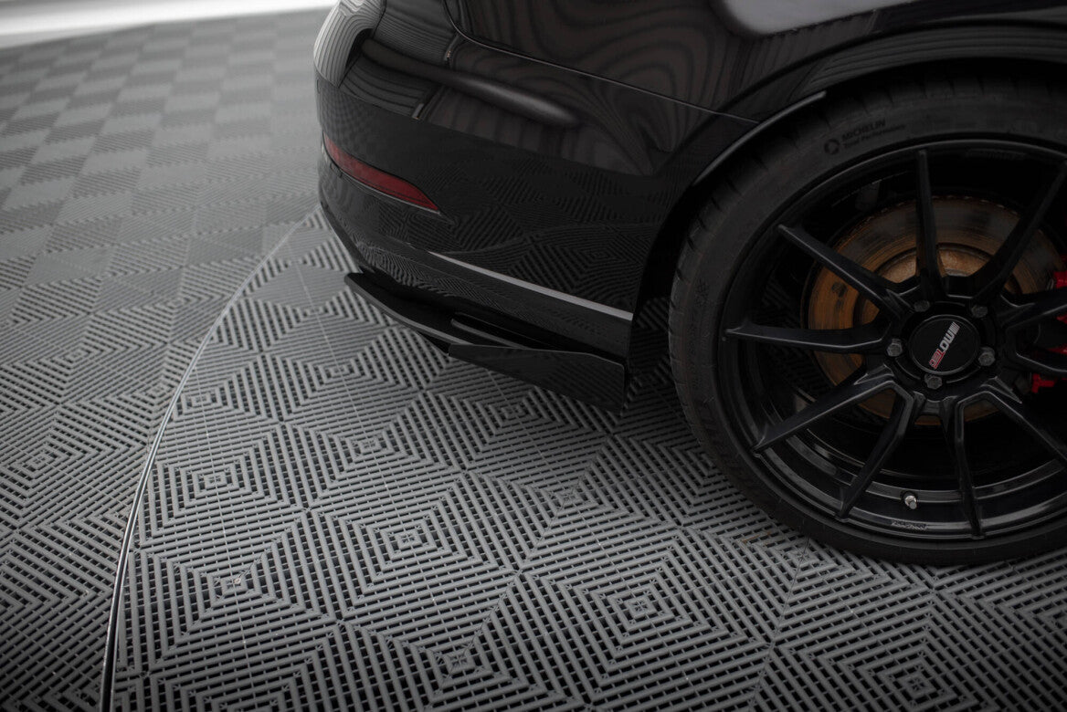 Hintere Seiten Flaps für Audi RS3 Limousine 8V Facelift   Maxton Design
