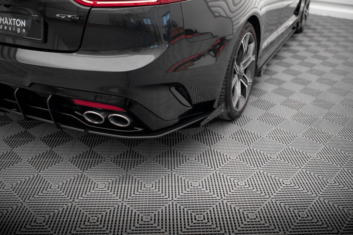 Hintere Seiten Flaps für Kia Stinger GT-Line   Maxton Design