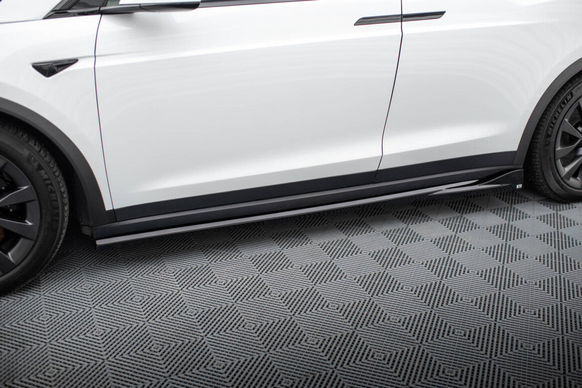 Seitenschweller Ansatz Cup Leisten für Tesla Model X Mk1 FL   Maxton Design