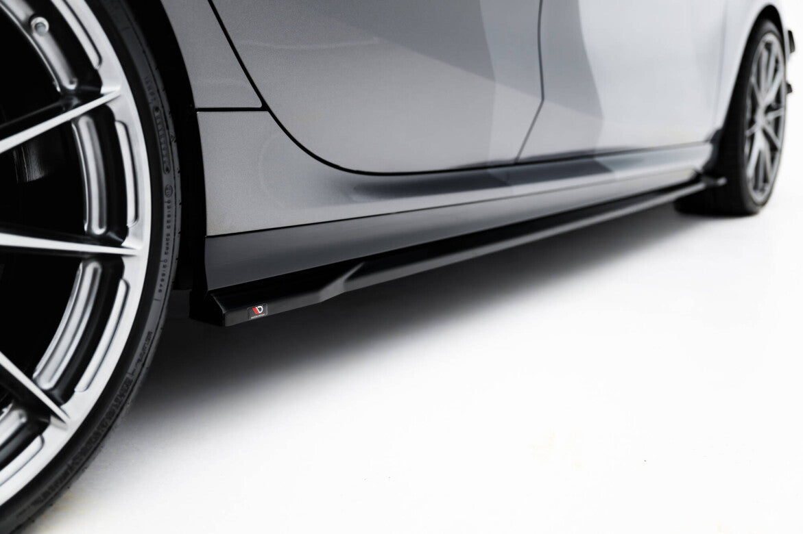 Seitenschweller Ansatz Cup Leisten V.3 für BMW M135i / 1 M-Paket F70   Maxton Design