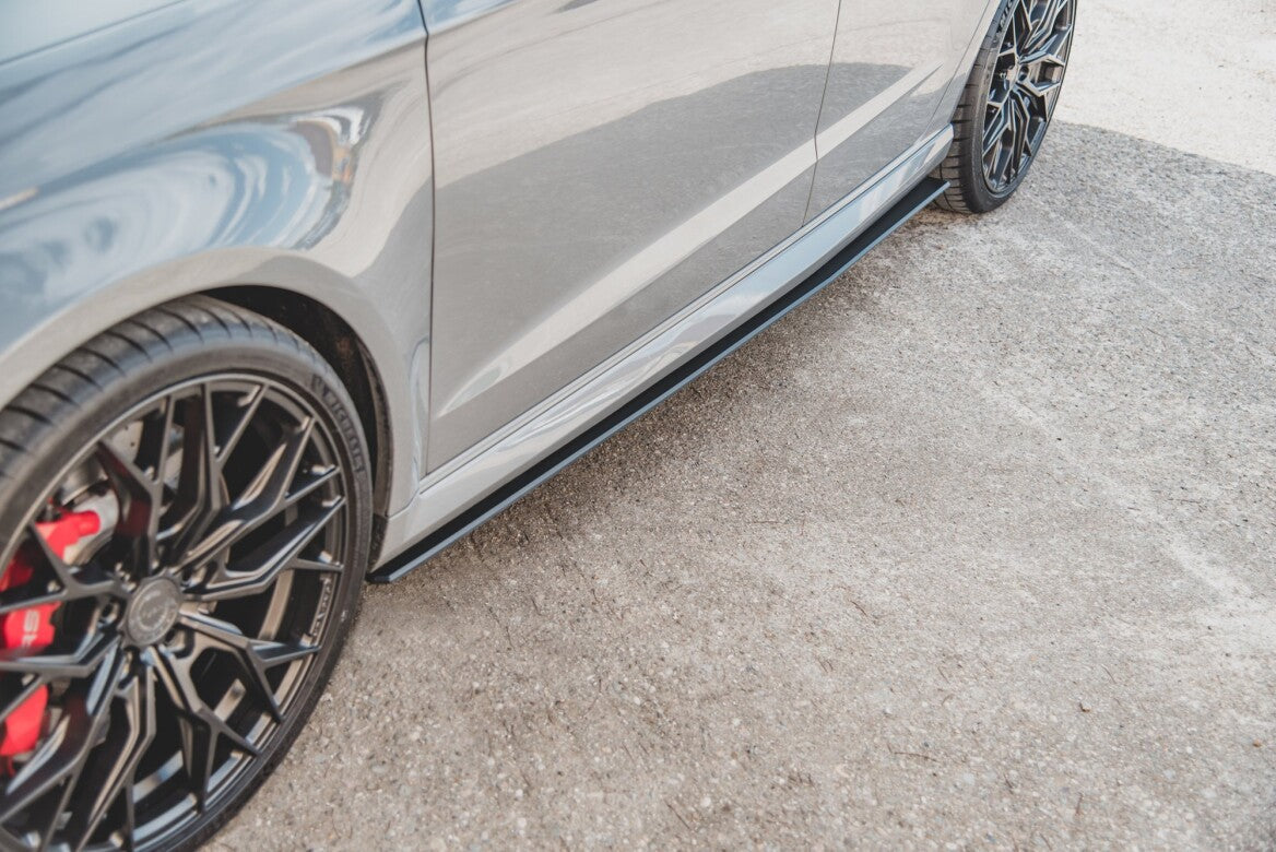 Street Pro Seitenschweller Ansatz Cup Leisten für Audi RS3 8V Sportback   Maxton Design