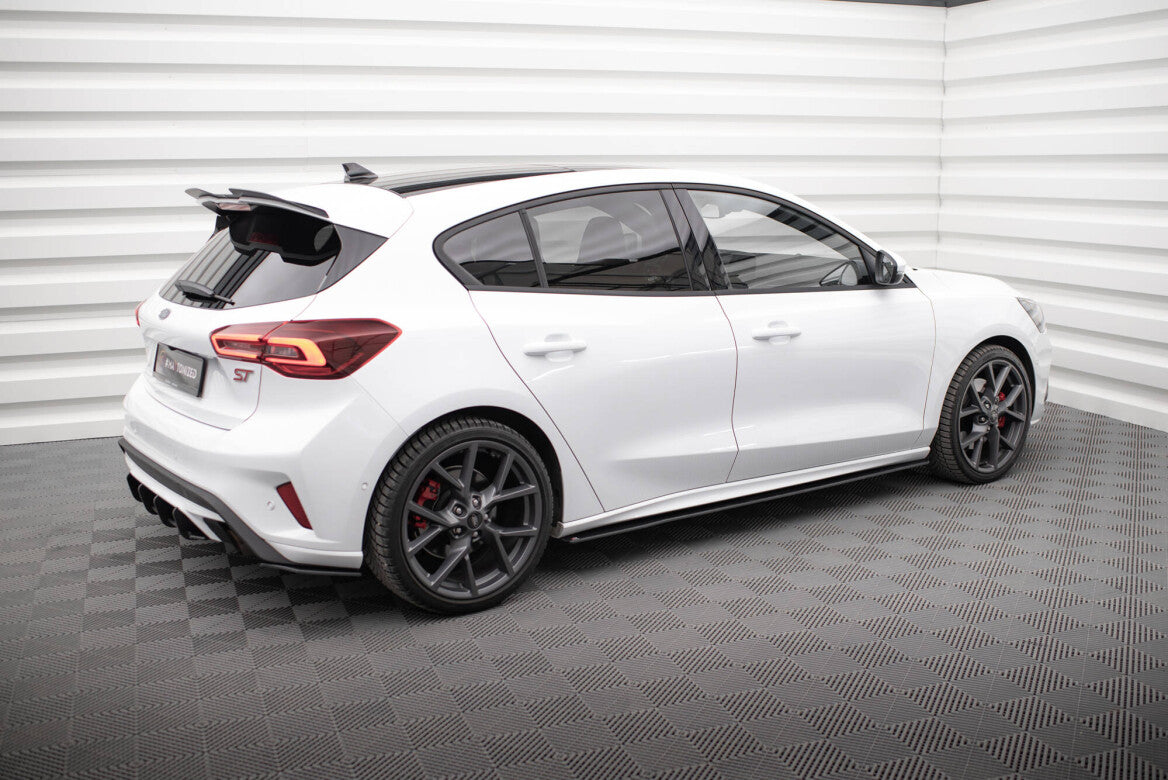 Street Pro Seitenschweller Ansatz Cup Leisten für Ford Focus ST / ST-Line Mk4   Maxton Design
