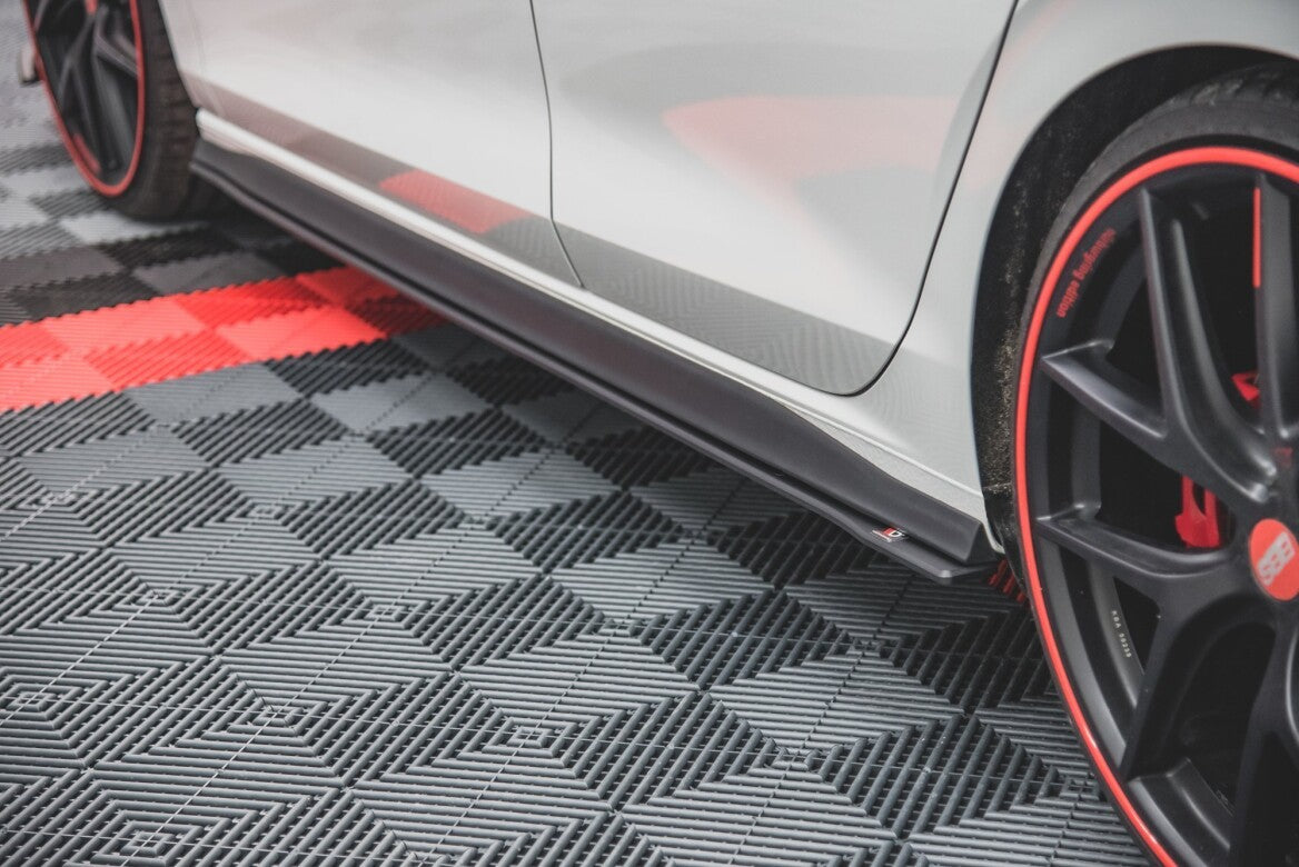 Street Pro Seitenschweller Ansatz Cup Leisten für VW Golf 8 GTI / GTI Clubsport   Maxton Design