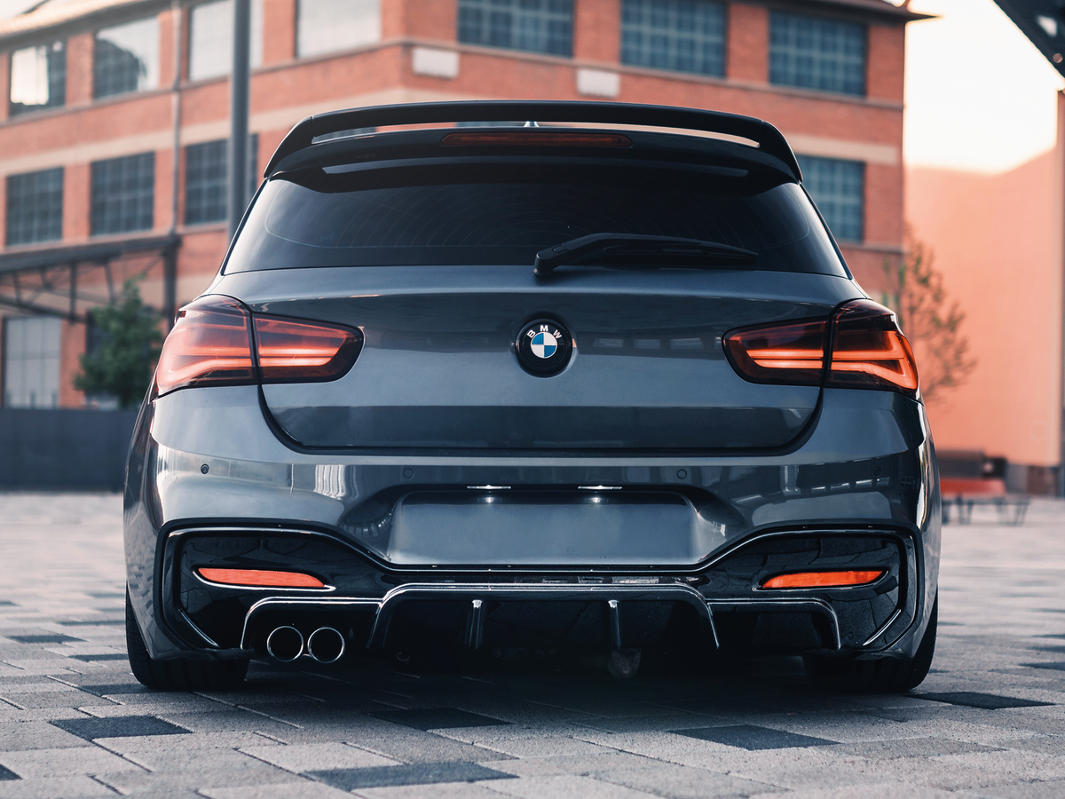 Zaero Design EVO-1 Diffusor passend für BMW 1er F20 F21 116 118 120 125 LCI – Heckansicht