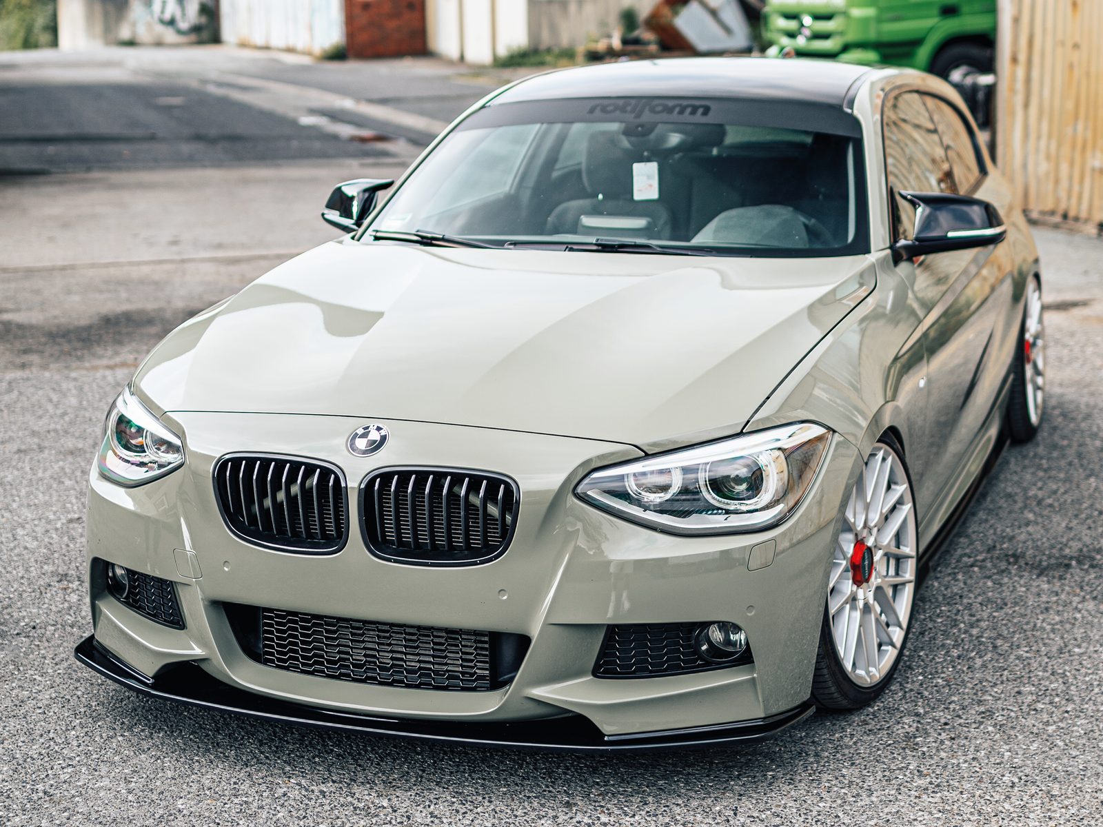 Zaero Design EVO-1 Frontlippe passend für BMW 1er F20 F21 M-Paket Pre-LCI – Frontansicht